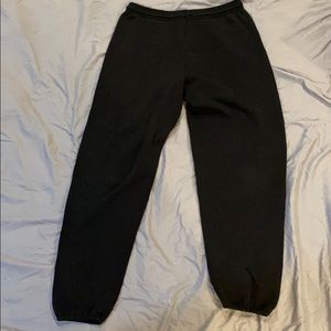 BLACK PUFFY SWEATPANTS
